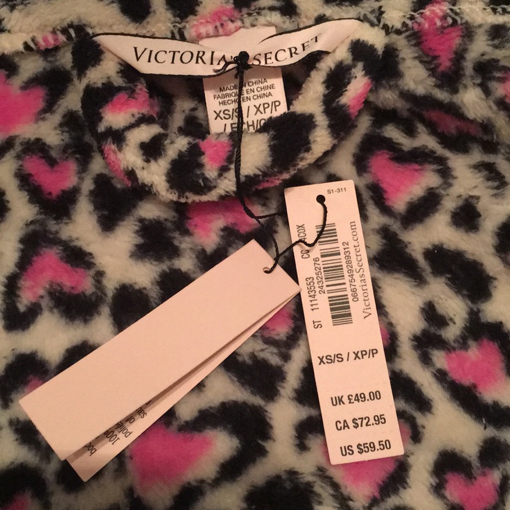VS plush robe